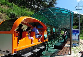 Cheongpung Resort Lake Hotel