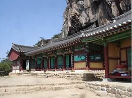 Cheongpung Resort Lake Hotel