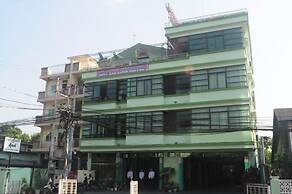 Nay Chi Linn Hotel