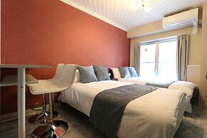 Elizabeth Garden Shinsaibashi