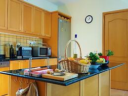 disCrete Villa Maroulas