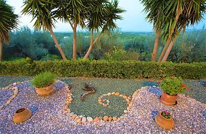 disCrete Villa Maroulas