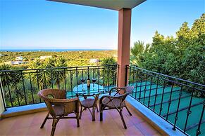 disCrete Villa Maroulas