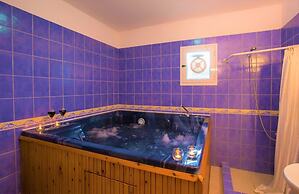 disCrete Villa Maroulas