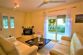 disCrete Villa Maroulas