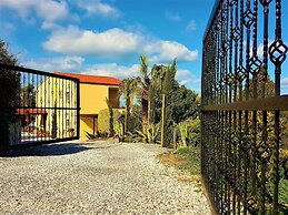 disCrete Villa Maroulas