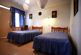 Shalom House - Hostel