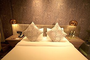 Sterling Palm Bliss - Rishikesh