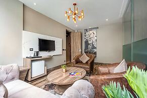 Sterling Palm Bliss - Rishikesh