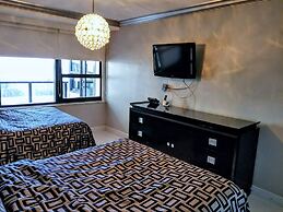 Alexander 604 3 Bedroom Apts by RedAwning