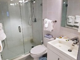 Alexander 604 3 Bedroom Apts by RedAwning