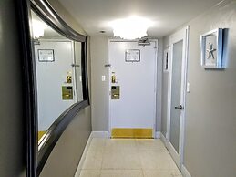 Alexander 604 3 Bedroom Apts by RedAwning