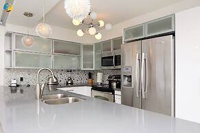 Alexander 604 3 Bedroom Apts by RedAwning