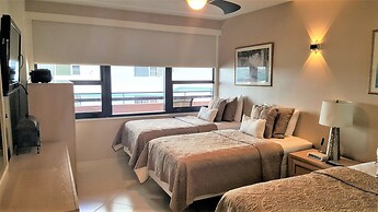 Alexander 1618 2 Bedroom Apts by RedAwning