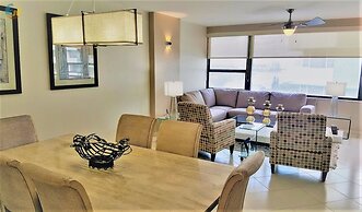 Alexander 1618 2 Bedroom Apts by RedAwning