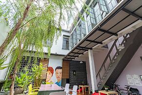 Yu Cafe Hostel
