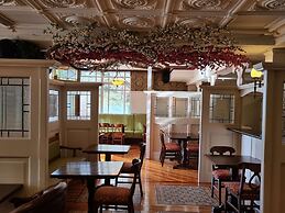 Killarney Court Hotel