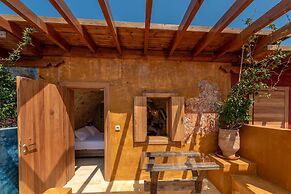 10GR Boutique Hotel and Wine Bar