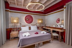 10GR Boutique Hotel and Wine Bar