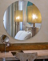 10GR Boutique Hotel and Wine Bar