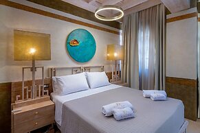 10GR Boutique Hotel and Wine Bar