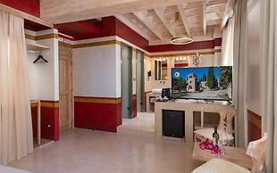 10GR Boutique Hotel and Wine Bar