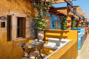 10GR Boutique Hotel and Wine Bar