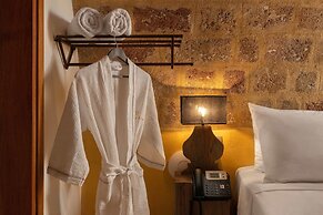 10GR Boutique Hotel and Wine Bar