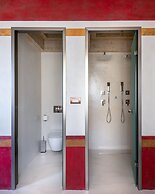 10GR Boutique Hotel and Wine Bar