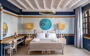 10GR Boutique Hotel and Wine Bar