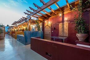 10GR Boutique Hotel and Wine Bar