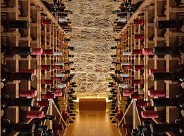 10GR Boutique Hotel and Wine Bar