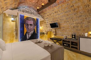 10GR Boutique Hotel and Wine Bar