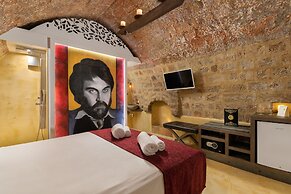 10GR Boutique Hotel and Wine Bar