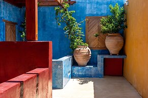 10GR Boutique Hotel and Wine Bar