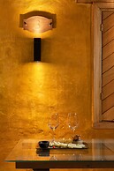 10GR Boutique Hotel and Wine Bar