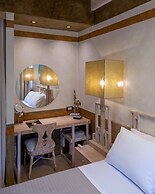 10GR Boutique Hotel and Wine Bar