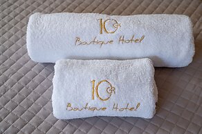 10GR Boutique Hotel and Wine Bar