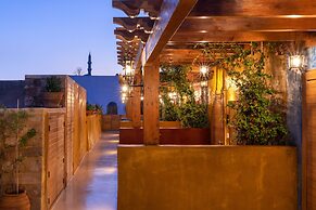 10GR Boutique Hotel and Wine Bar