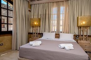 10GR Boutique Hotel and Wine Bar