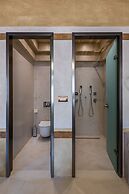 10GR Boutique Hotel and Wine Bar