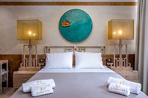 10GR Boutique Hotel and Wine Bar