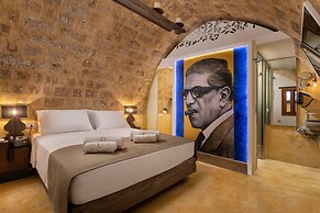 10GR Boutique Hotel and Wine Bar