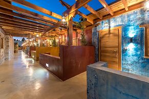 10GR Boutique Hotel and Wine Bar