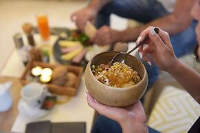 10GR Boutique Hotel and Wine Bar