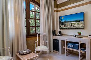 10GR Boutique Hotel and Wine Bar