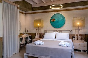 10GR Boutique Hotel and Wine Bar