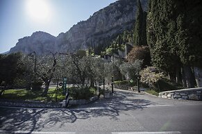 Hotel e Appartamenti al Prà de la Fam