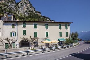 Hotel e Appartamenti al Prà de la Fam