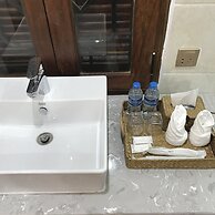 Wisdom Mystery Hotel